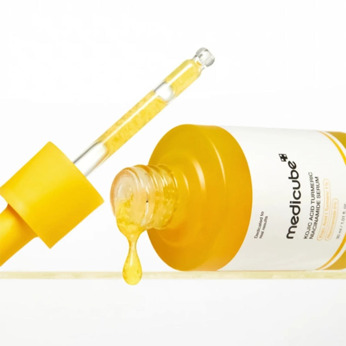 Sérum de ácido kójico, cúrcuma y niacinamida de Medicube - 30 ml