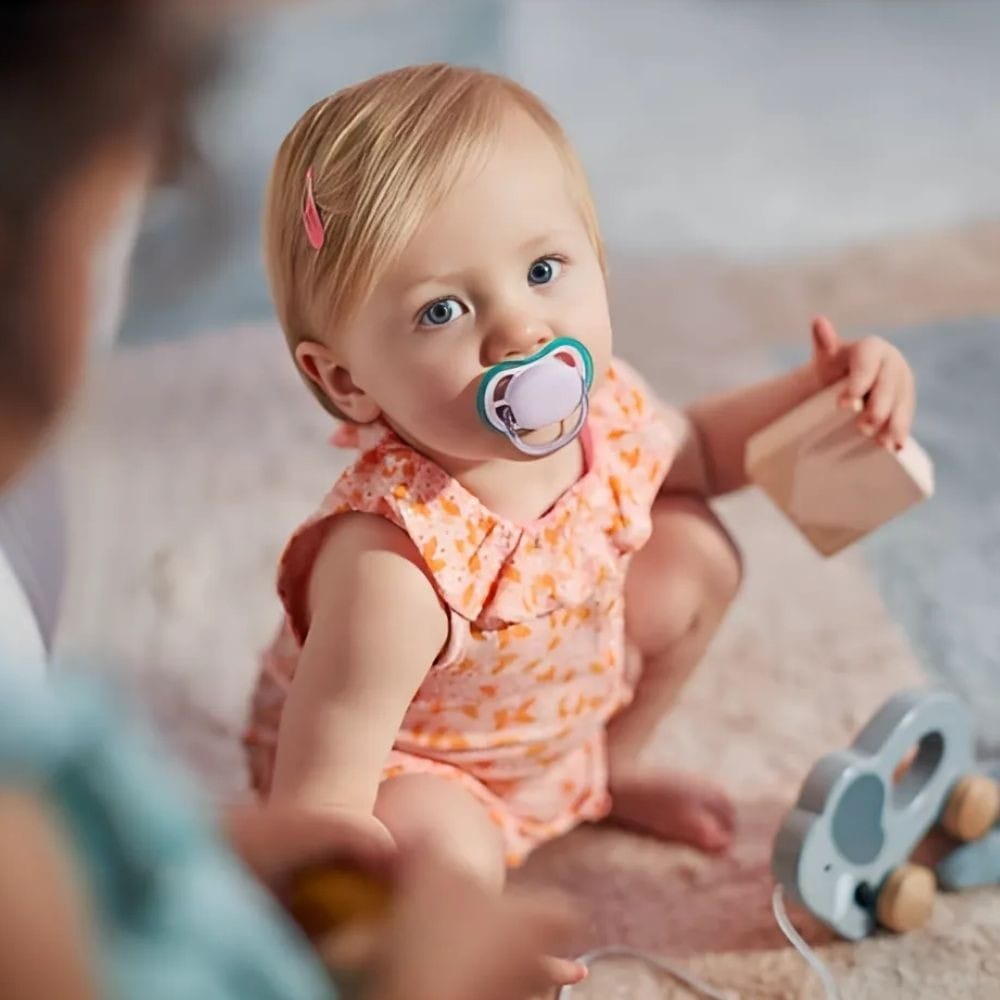 Philips Avent Ultra Air Pacifier, 0-6 Months, Girl - 2 Pieces